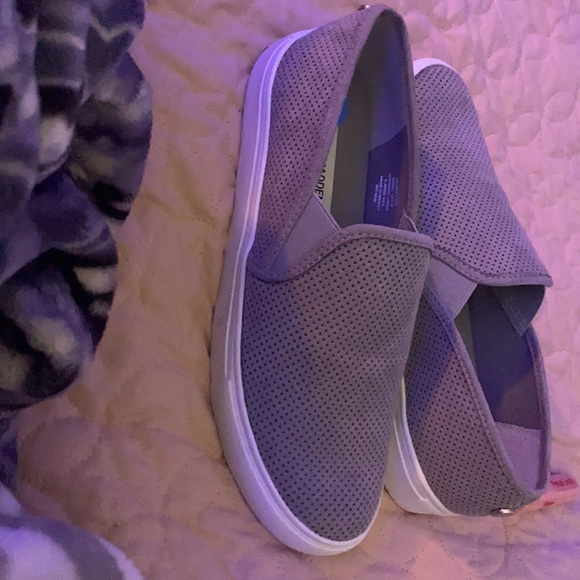 steve madden…brand new. these fit like a 6W - Picture 2 of 3